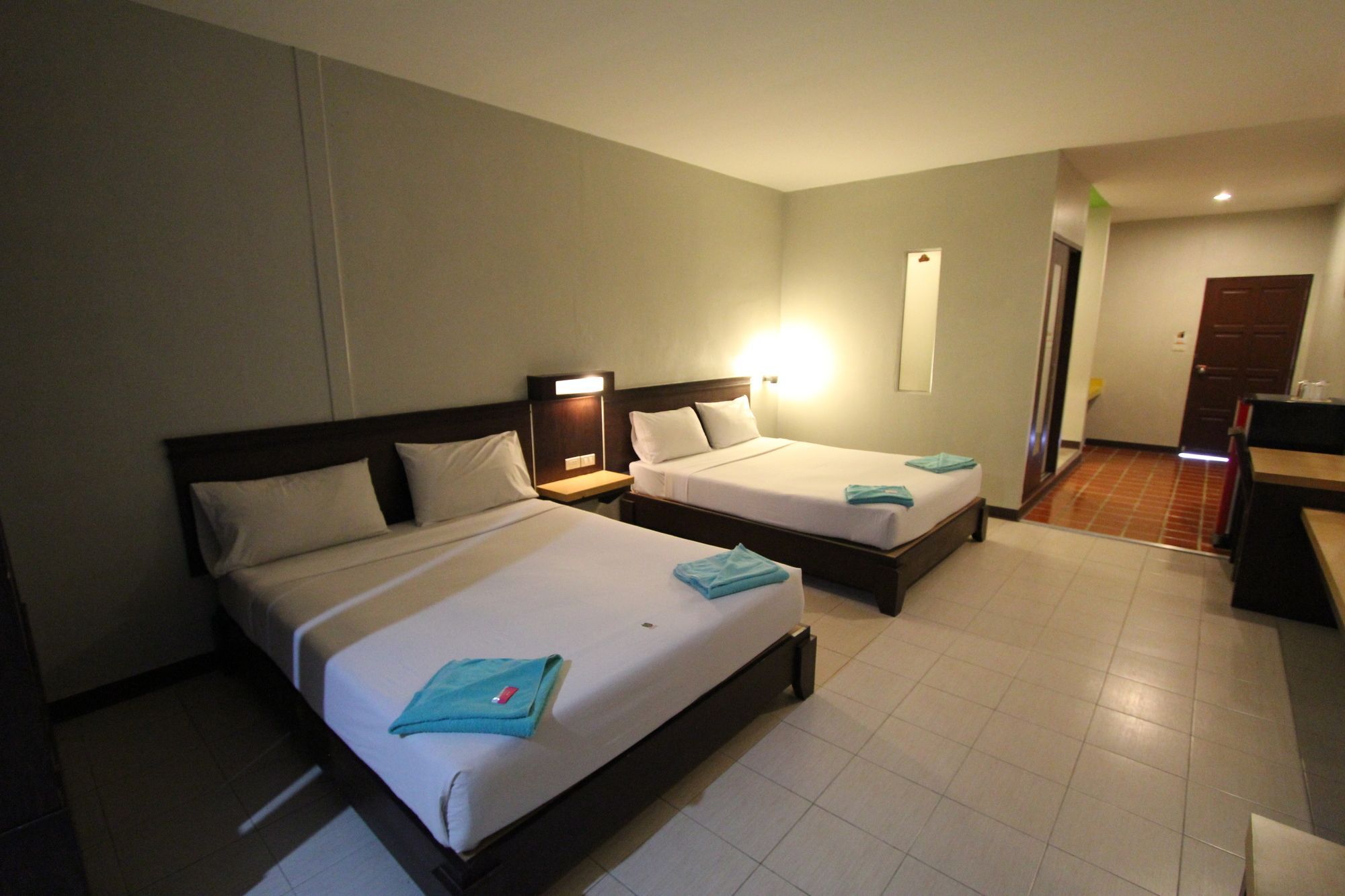 Paradise Resort Ban Nong Pla Lai Exterior photo