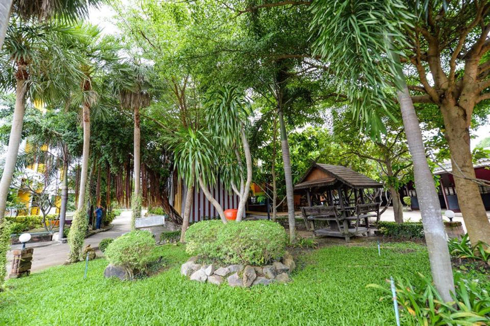 Paradise Resort Ban Nong Pla Lai Exterior photo
